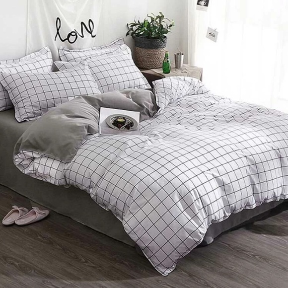 Other - BOGO! Black & White Plaid Check Duvet Cover Set
